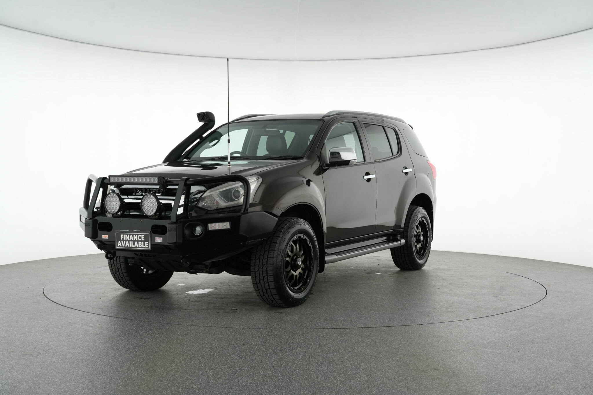 Isuzu Mu-x image 4