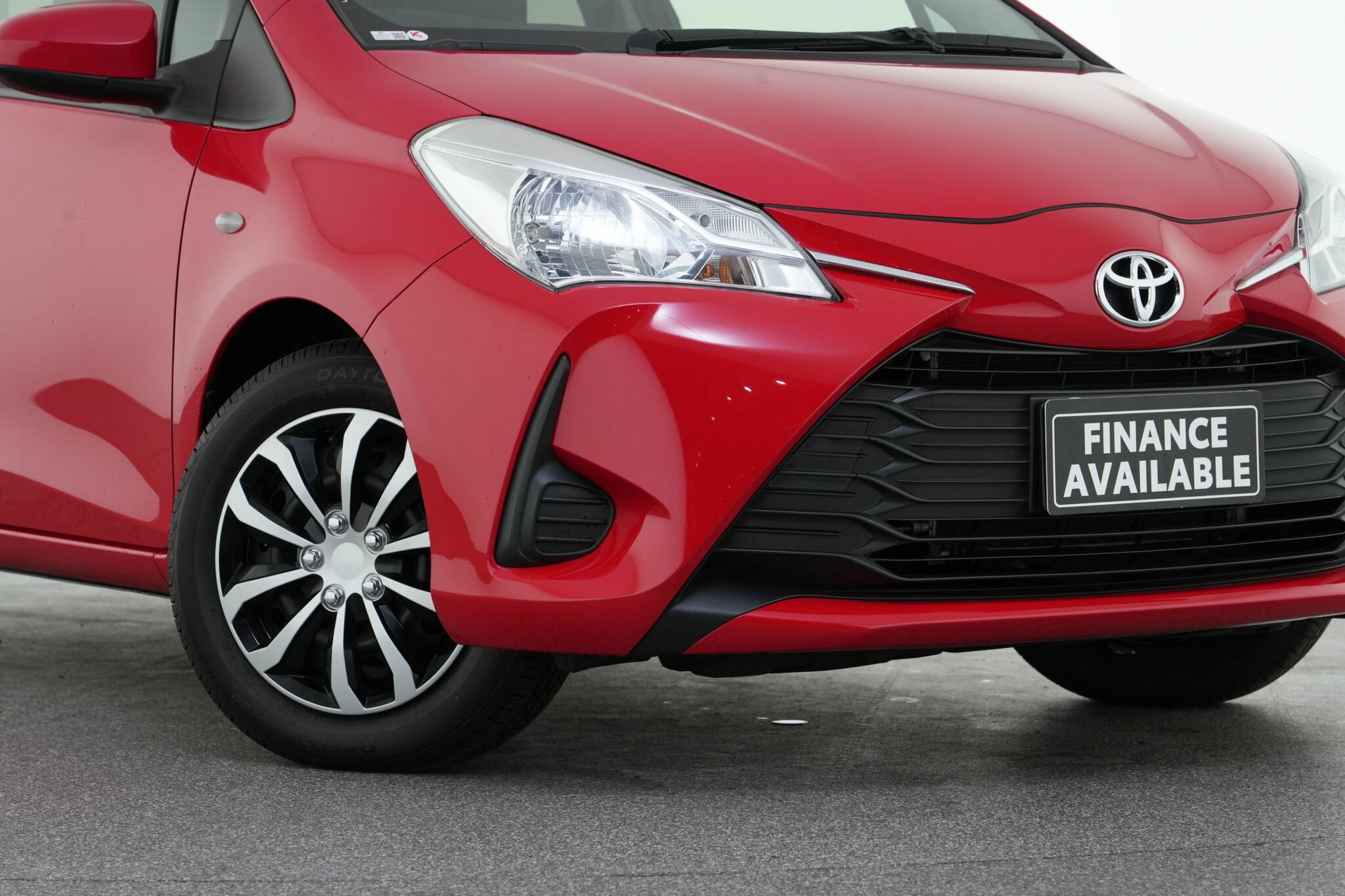 Toyota Yaris image 2