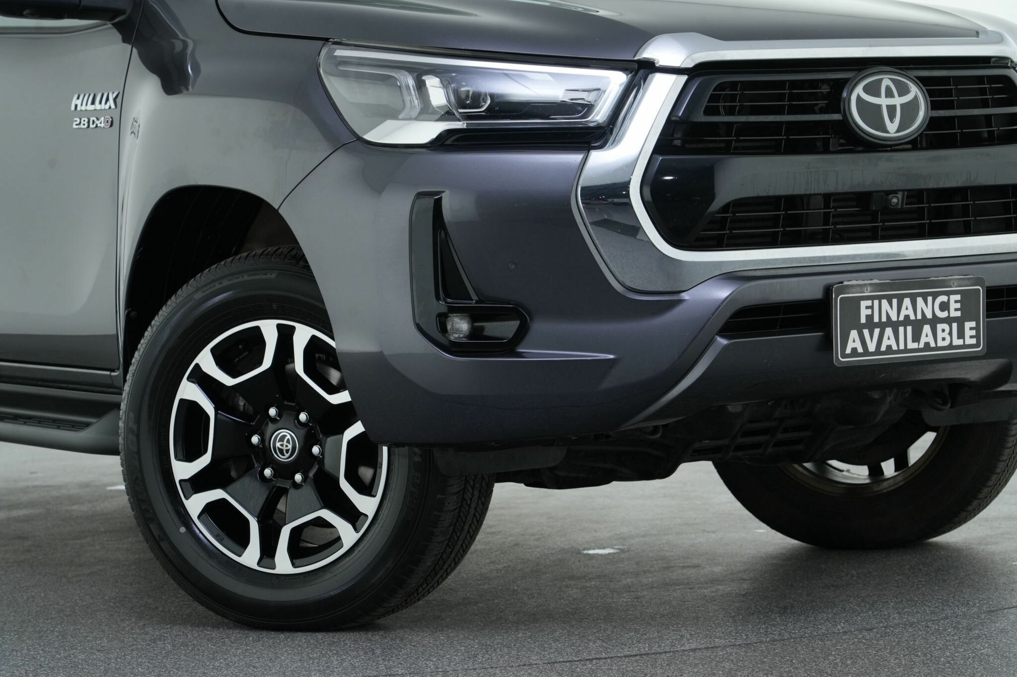 Toyota Hilux image 2