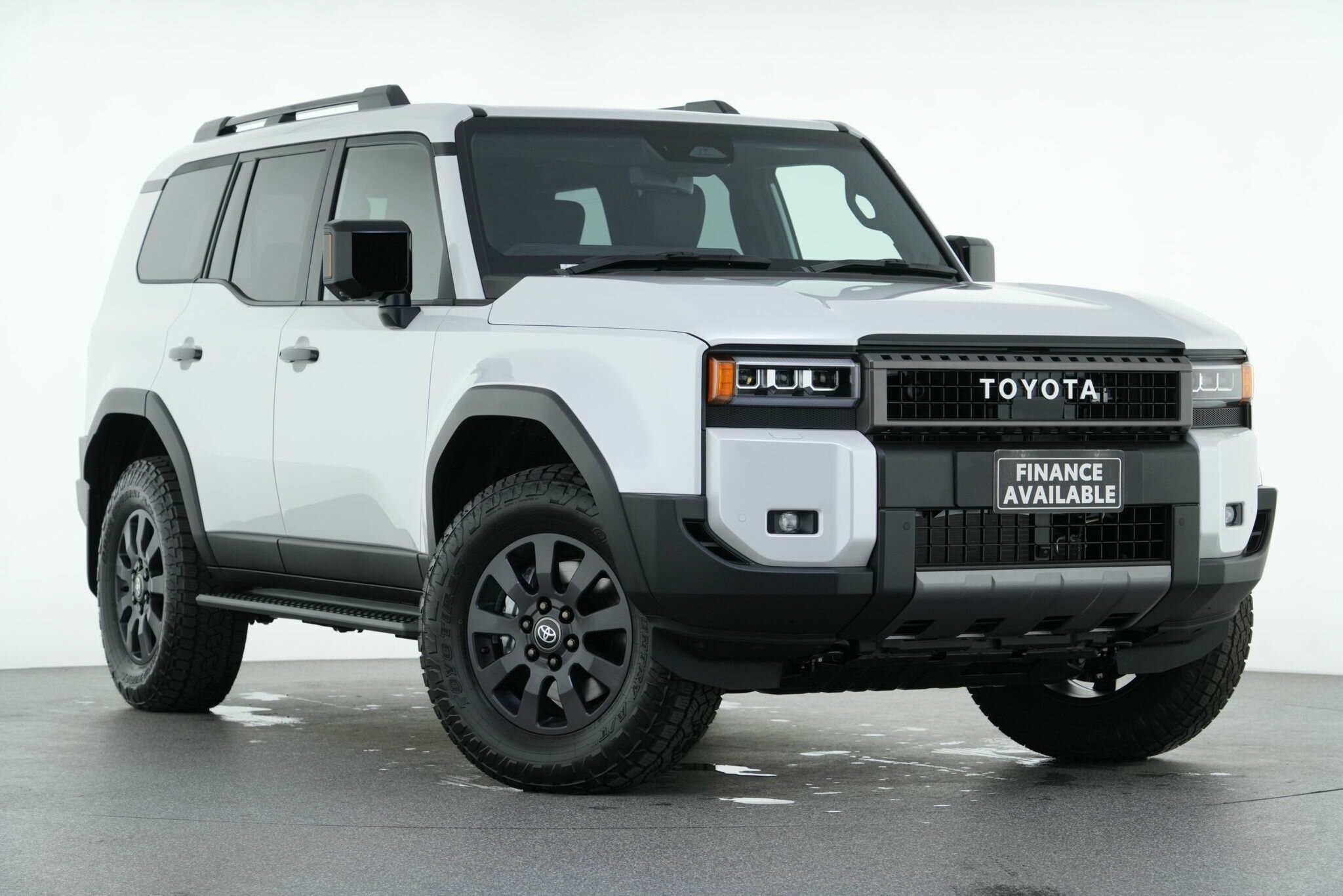 Toyota Landcruiser Prado image 1