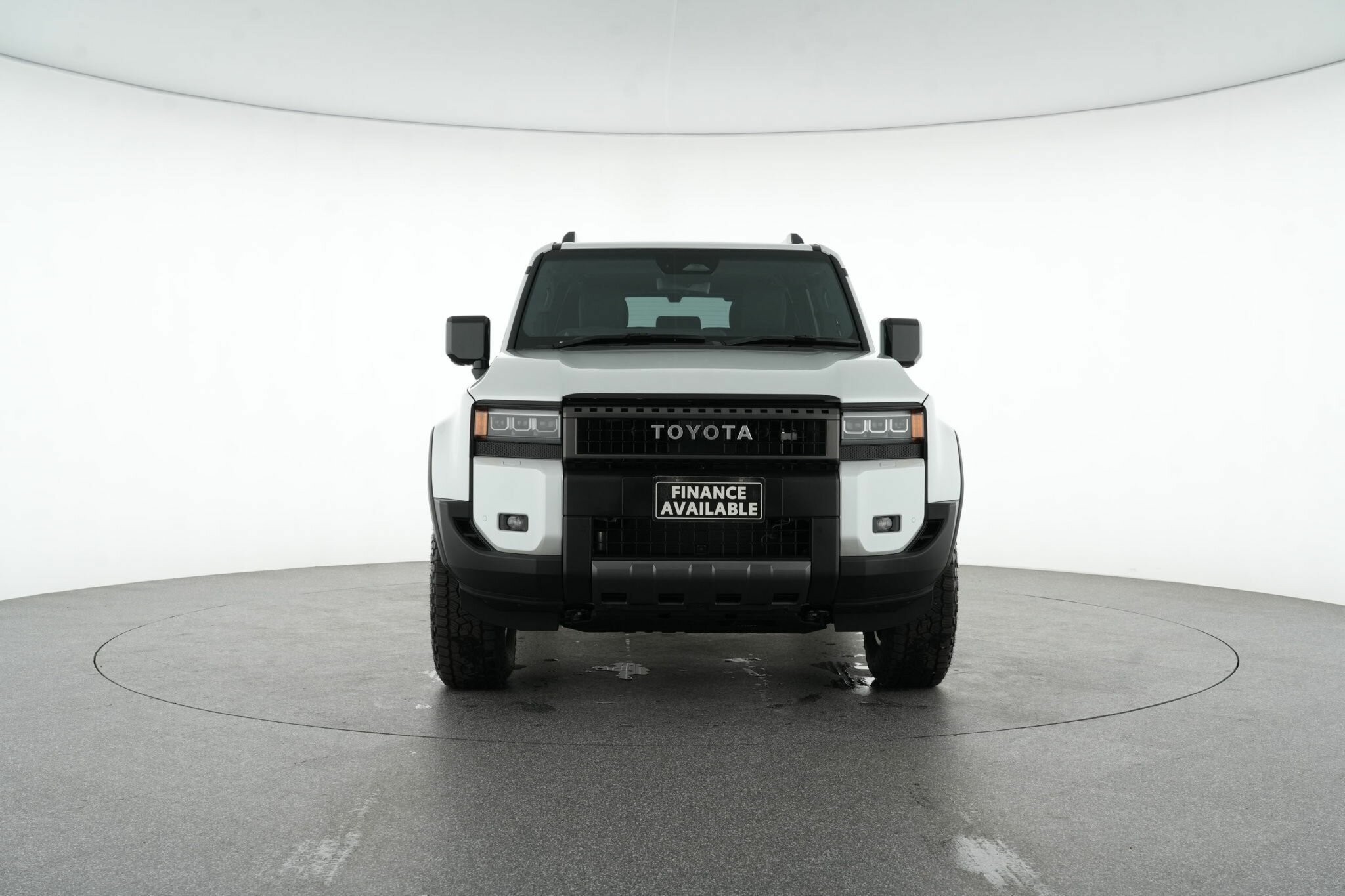 Toyota Landcruiser Prado image 3