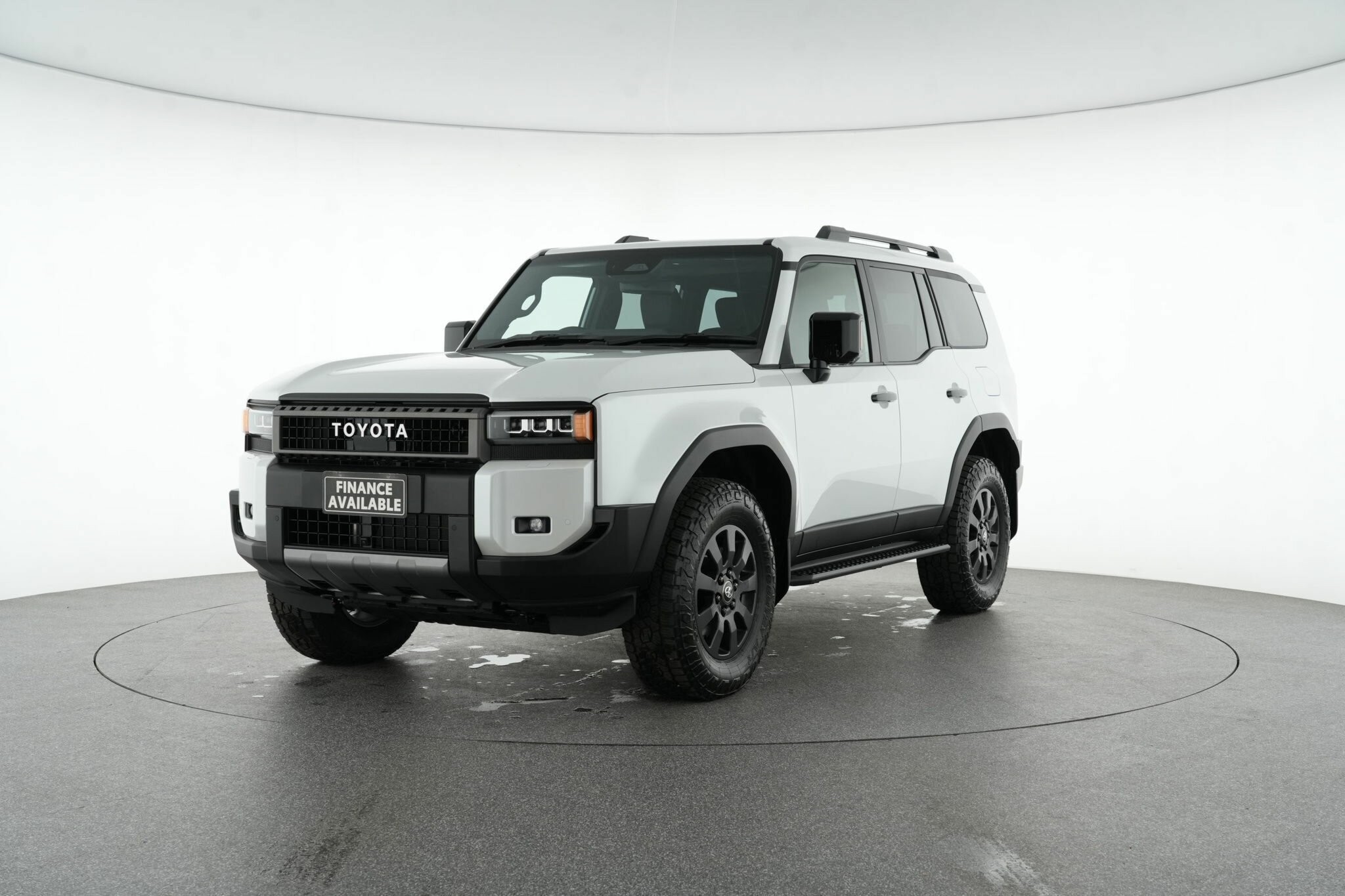 Toyota Landcruiser Prado image 4