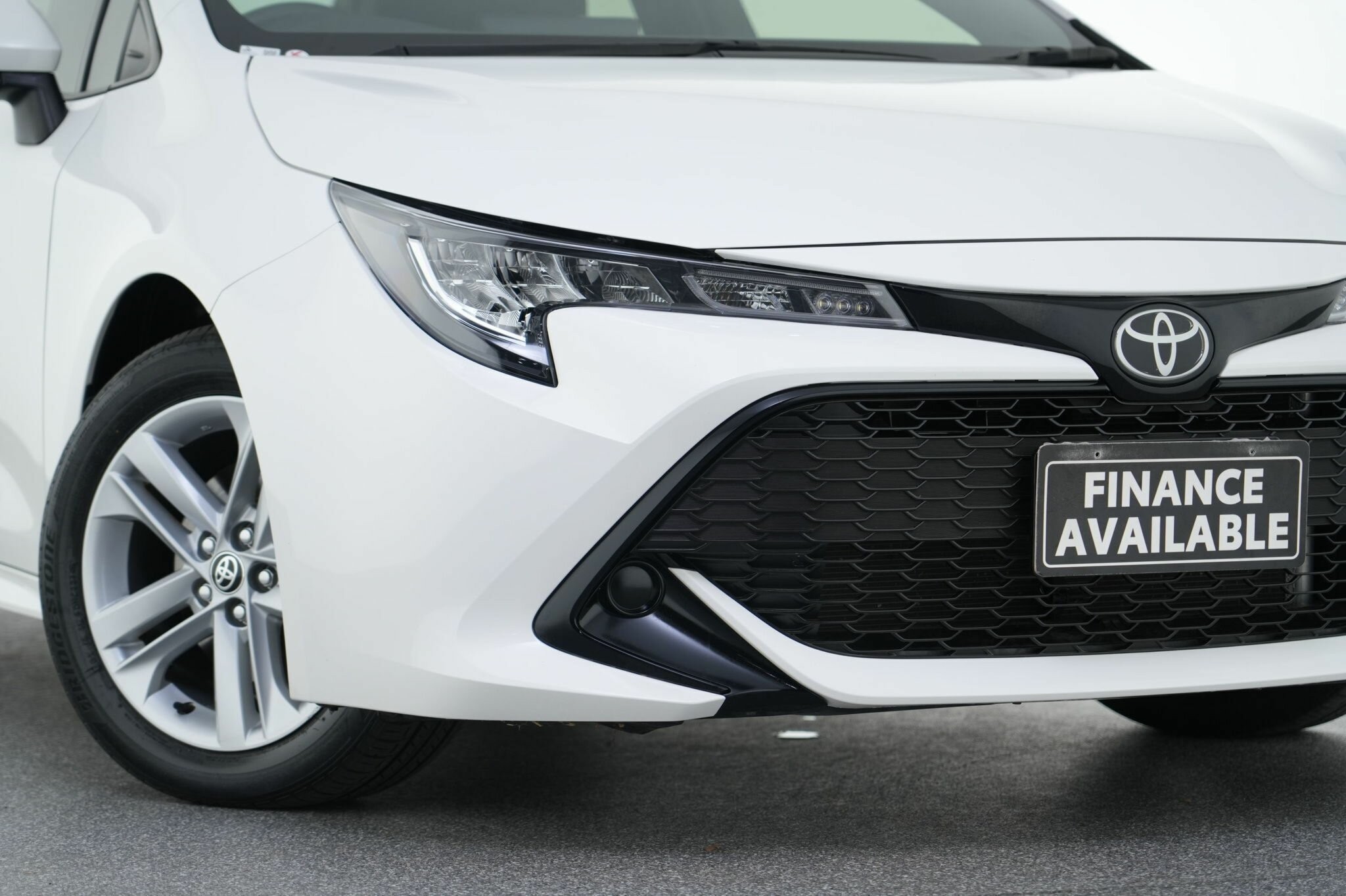 Toyota Corolla image 2