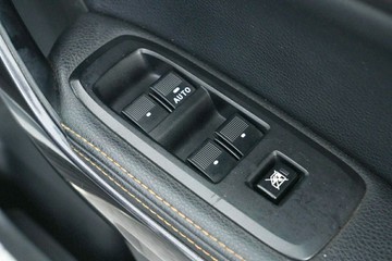 https://vehicle-cdn.autoleague.cloud/30641_U512206_16.jpg