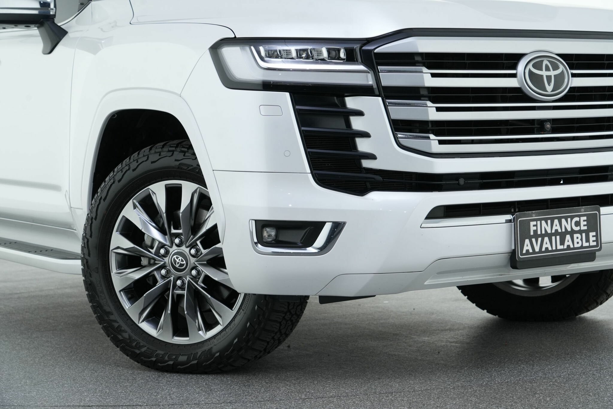 Toyota Landcruiser image 2