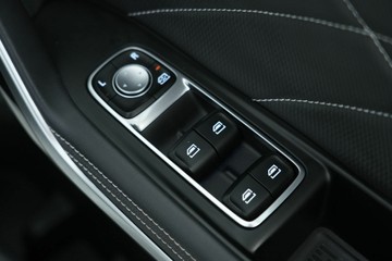 https://vehicle-cdn.autoleague.cloud/30641_U512212_17.jpg