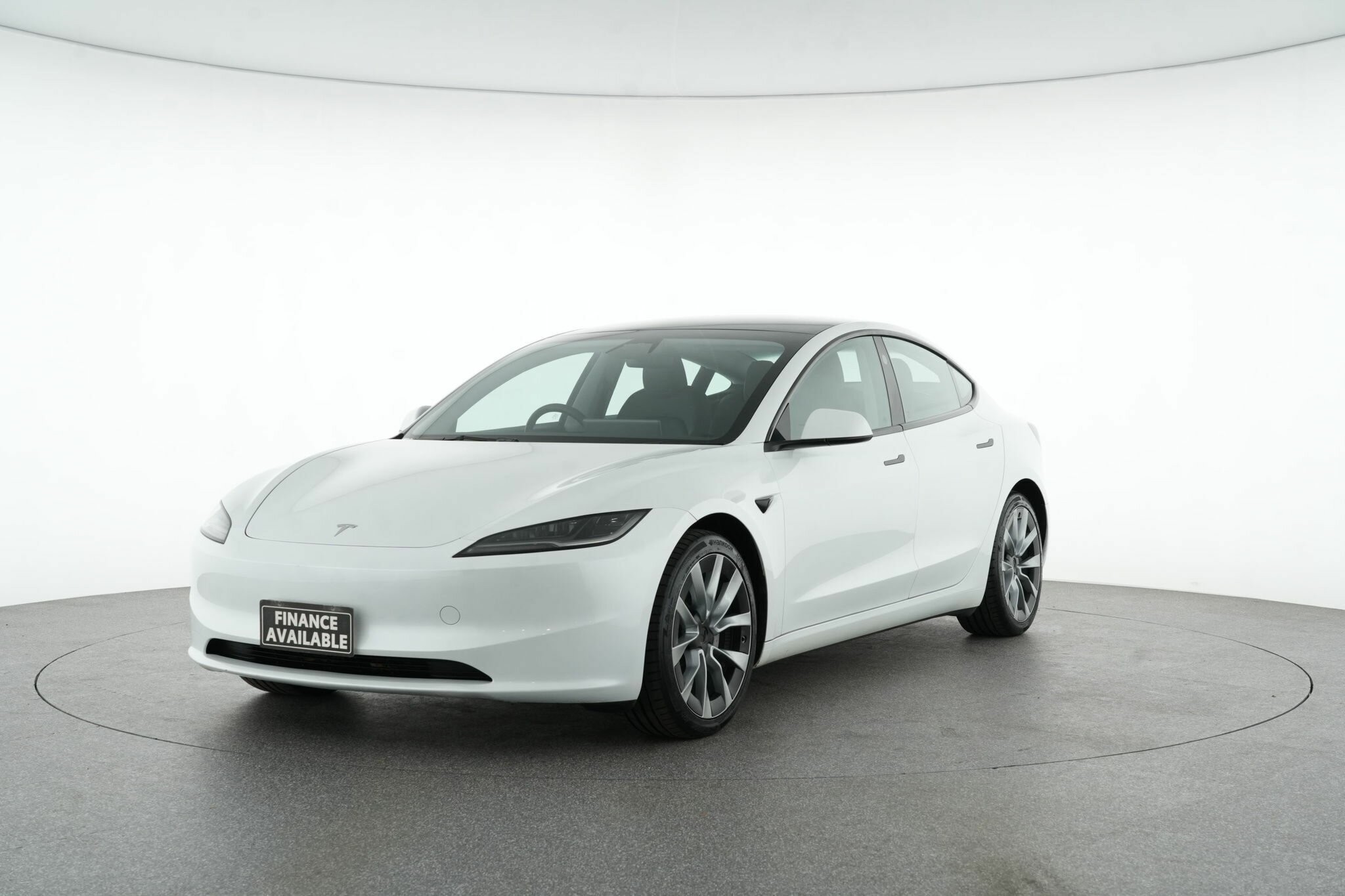 Tesla Model 3 image 4