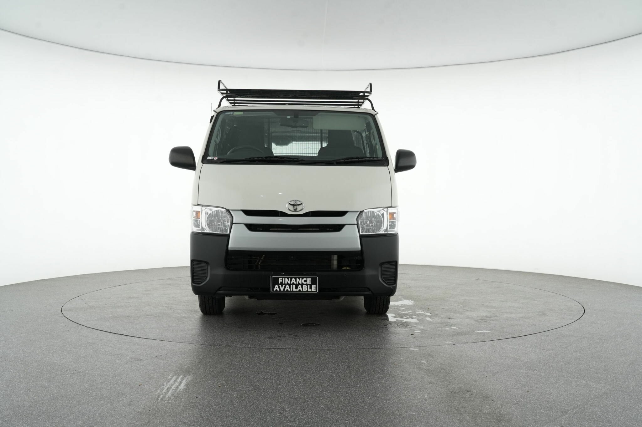 Toyota Hiace image 3