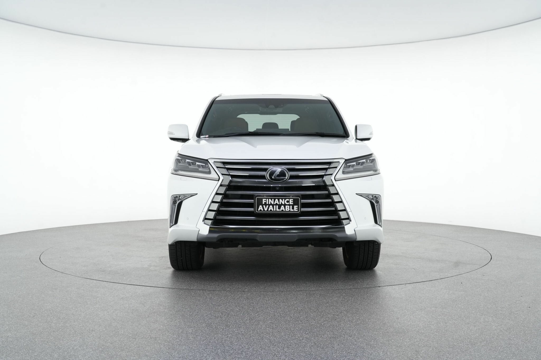 Lexus Lx image 3