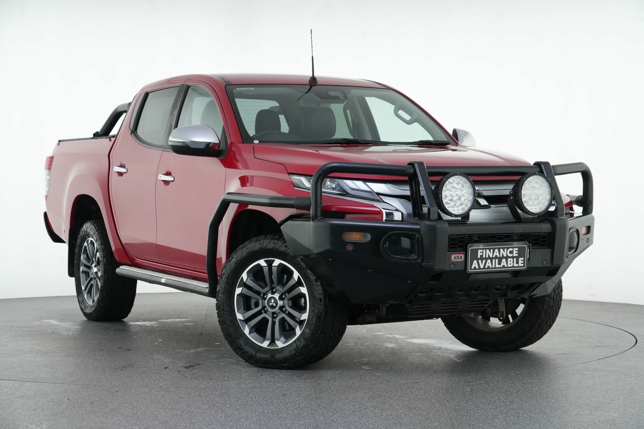 Mitsubishi Triton image 1