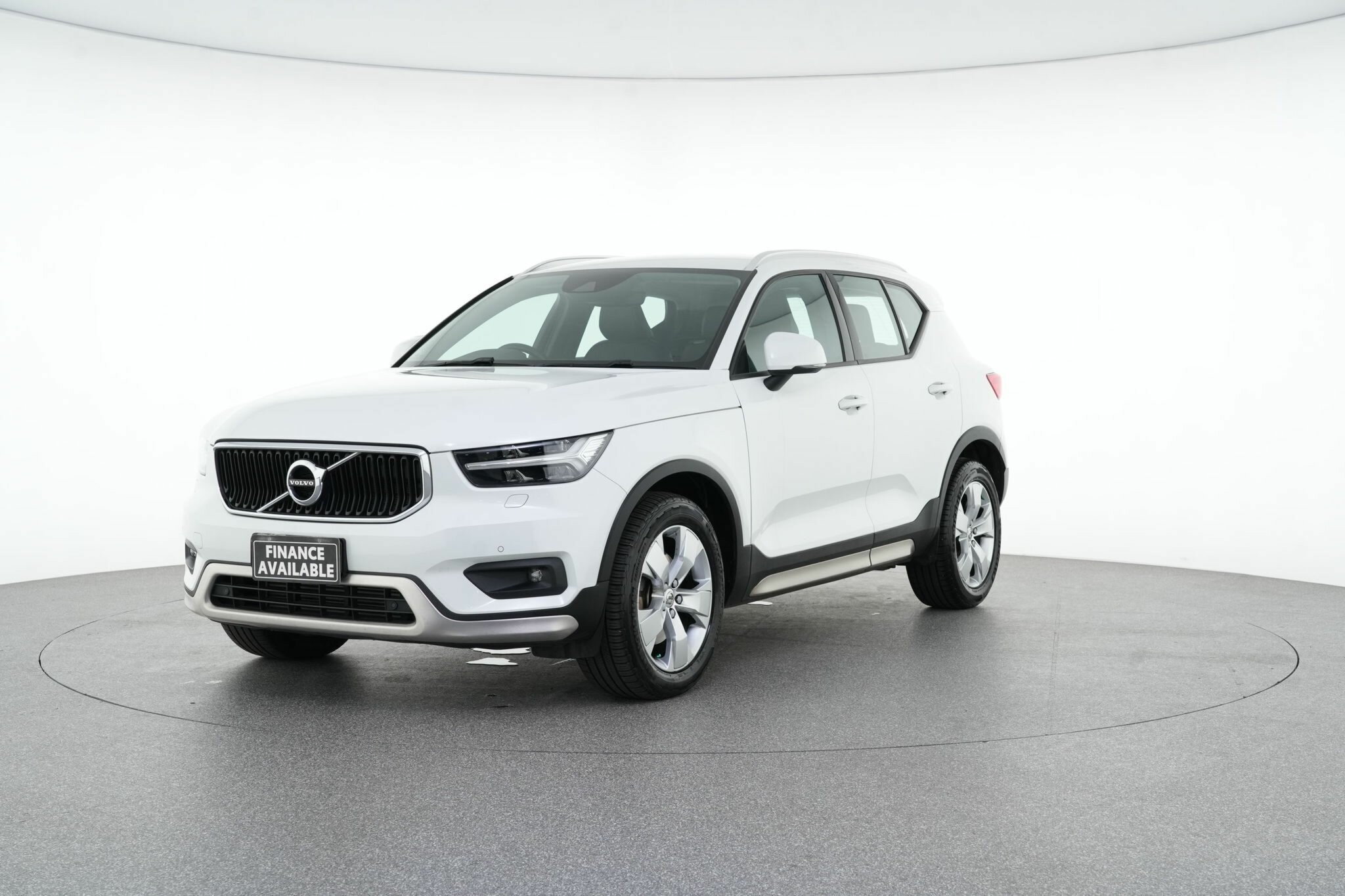Volvo Xc40 image 4