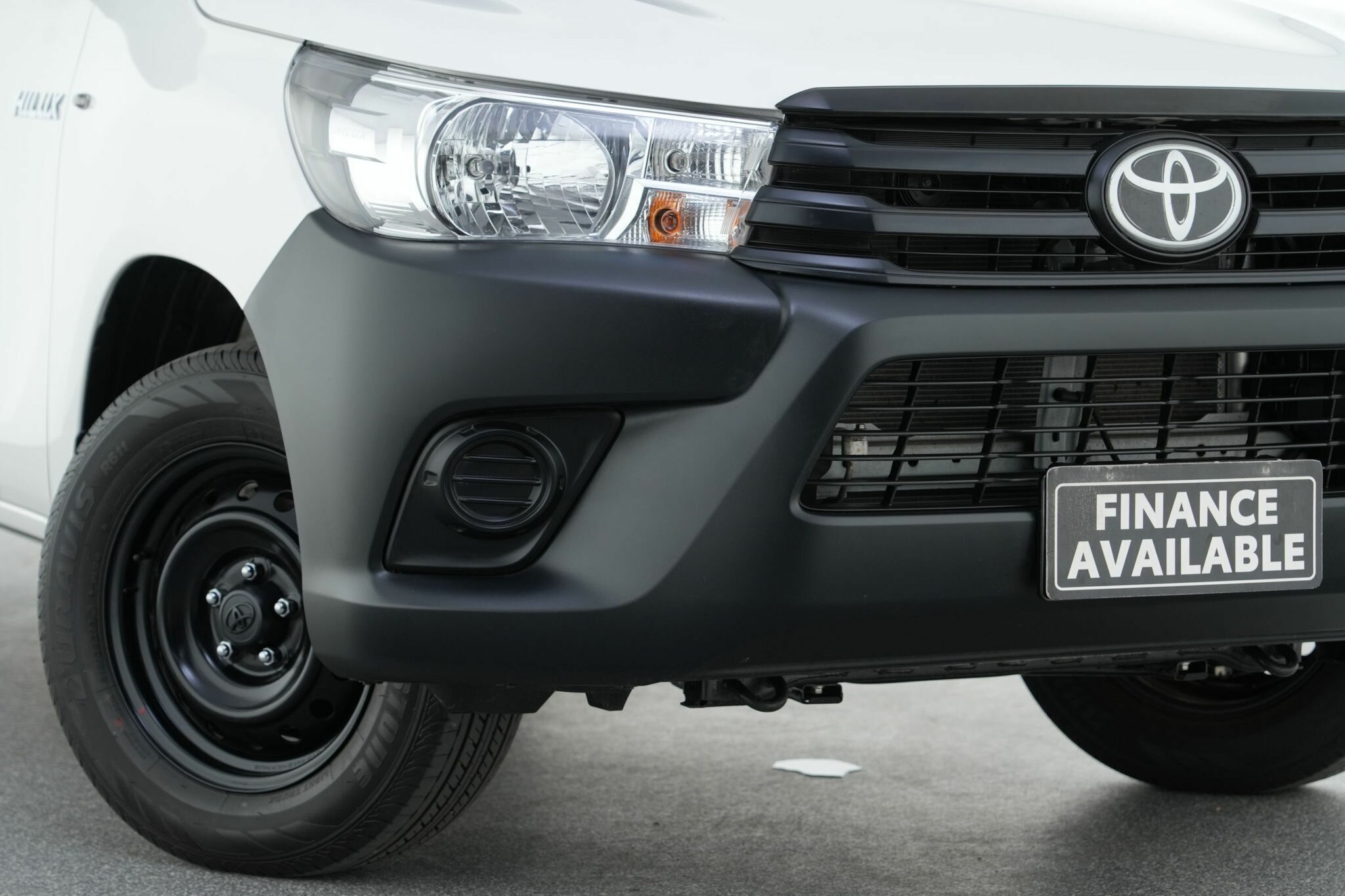 Toyota Hilux image 2