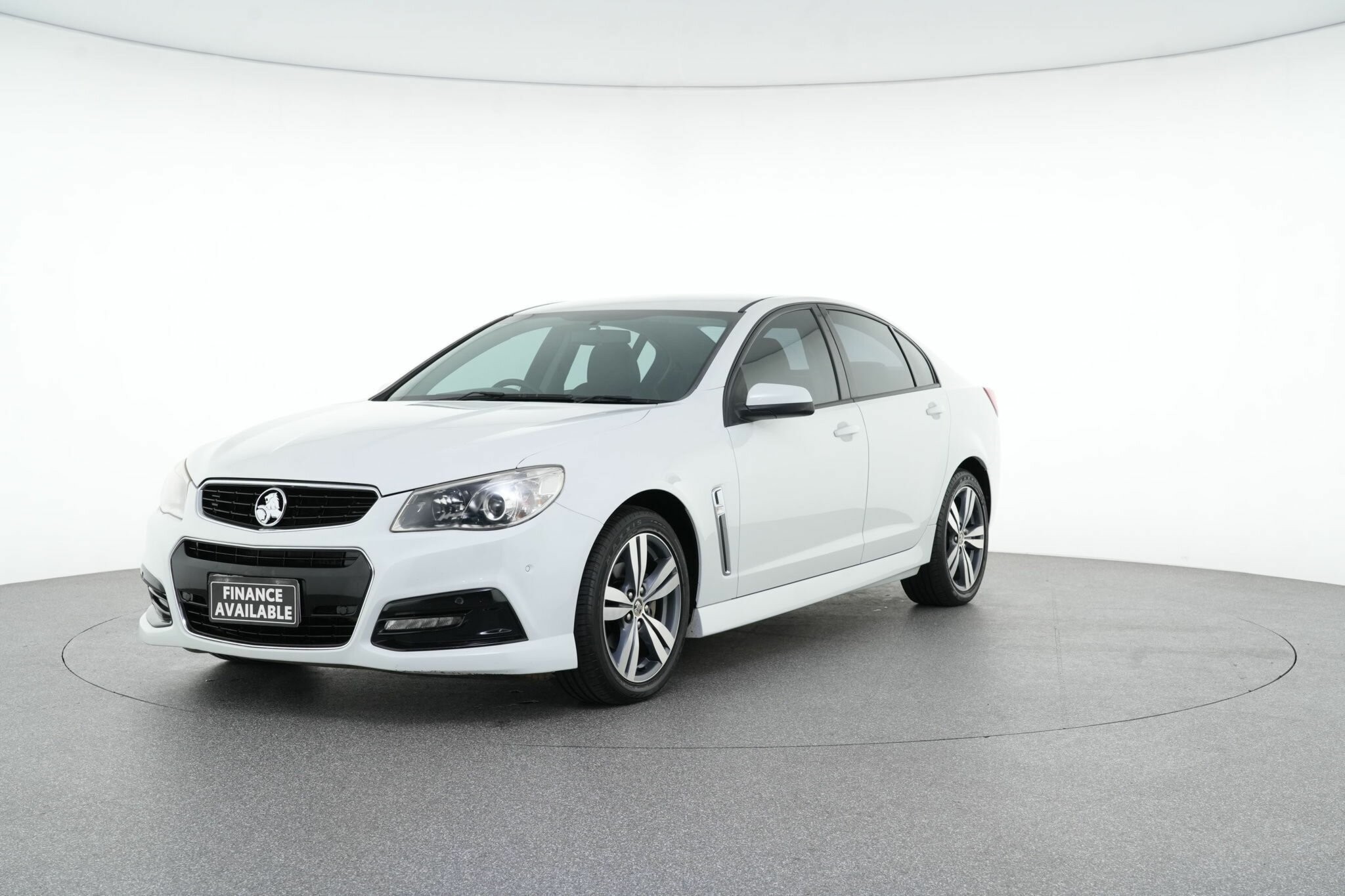 Holden Commodore image 4