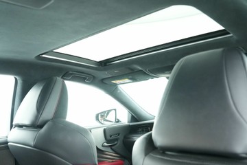 https://vehicle-cdn.autoleague.cloud/30641_U512253_13.jpg