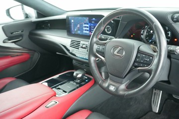 https://vehicle-cdn.autoleague.cloud/30641_U512253_17.jpg
