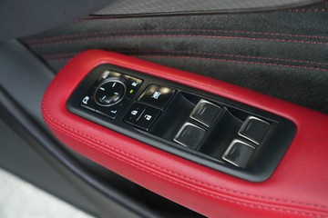 https://vehicle-cdn.autoleague.cloud/30641_U512253_19.jpg