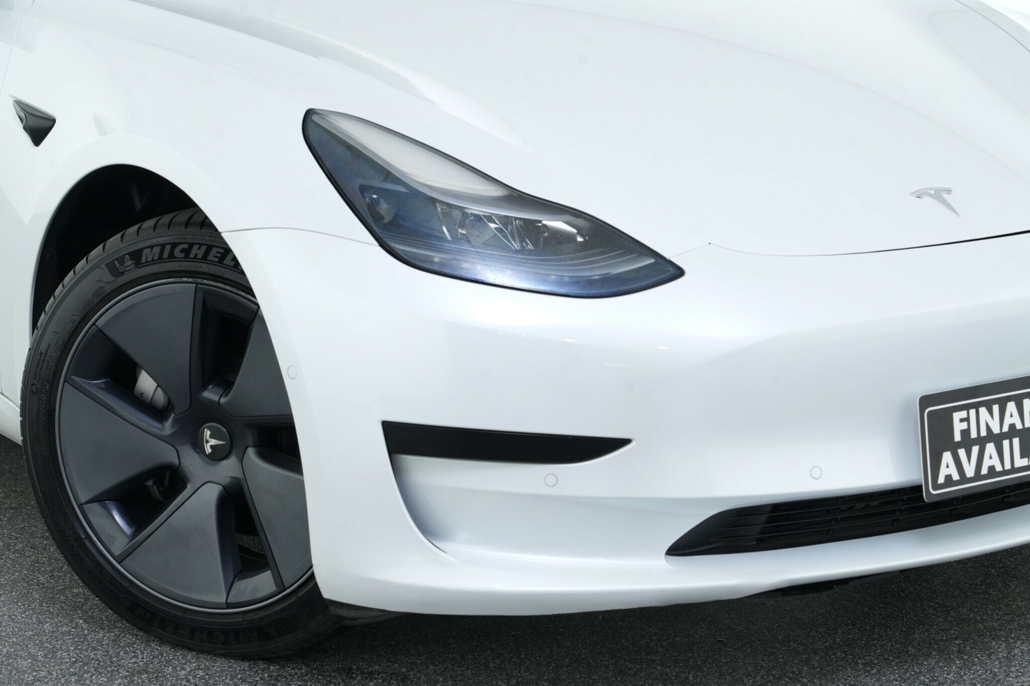 Tesla Model 3 image 2