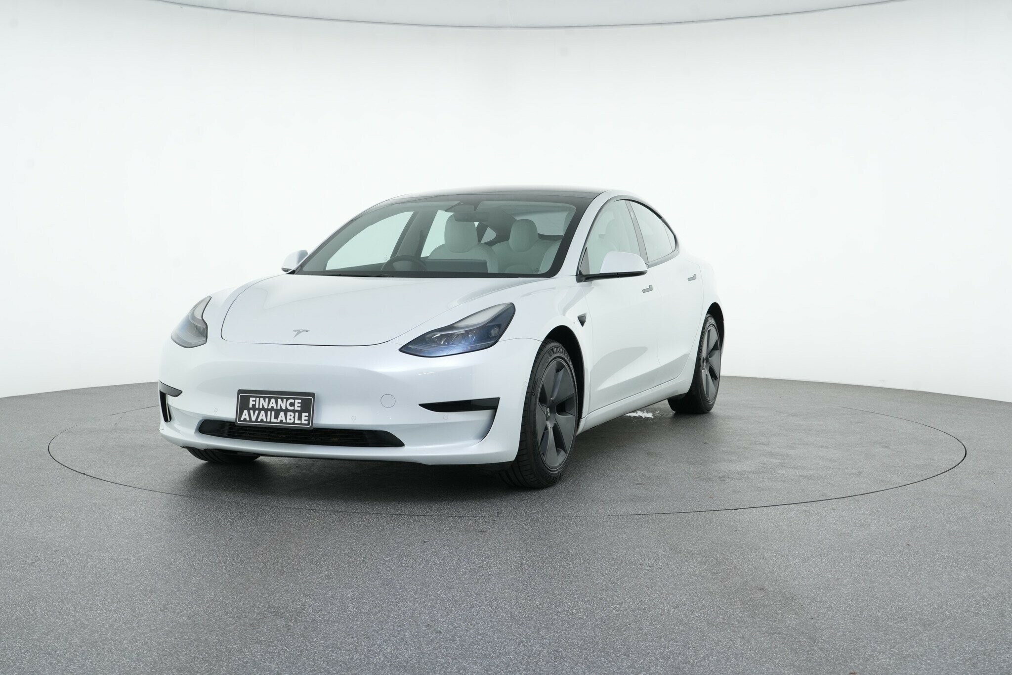 Tesla Model 3 image 4