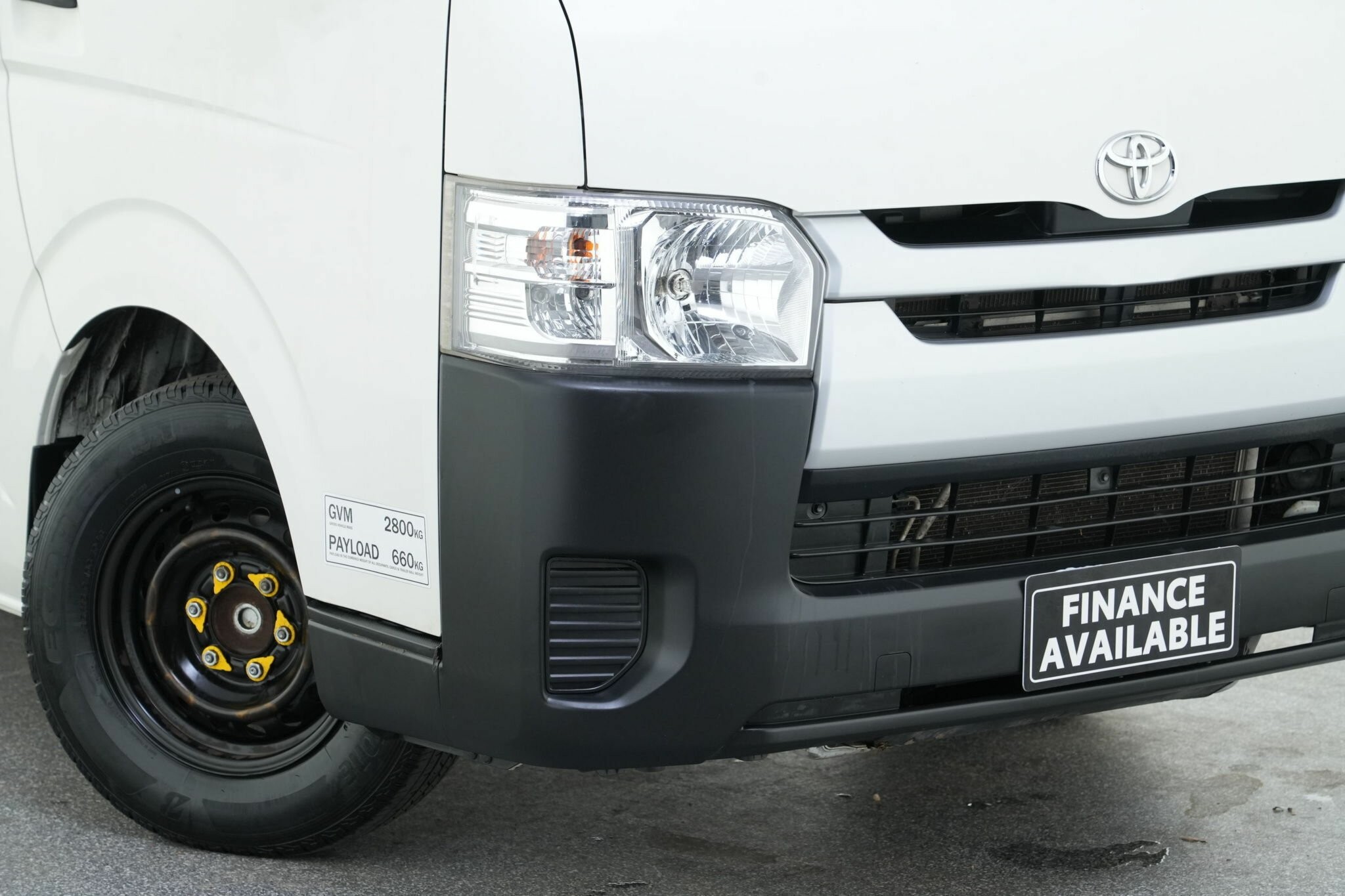 Toyota Hiace image 2