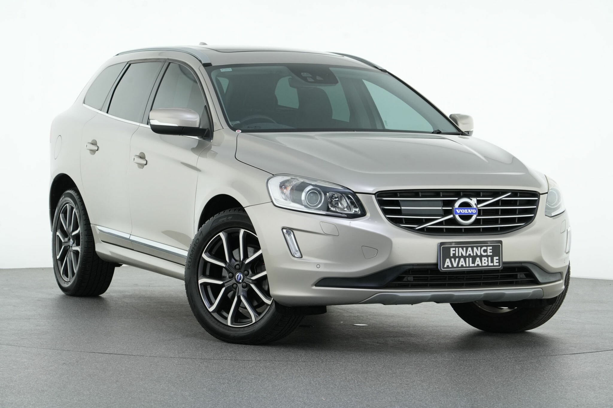 Volvo Xc60 image 1