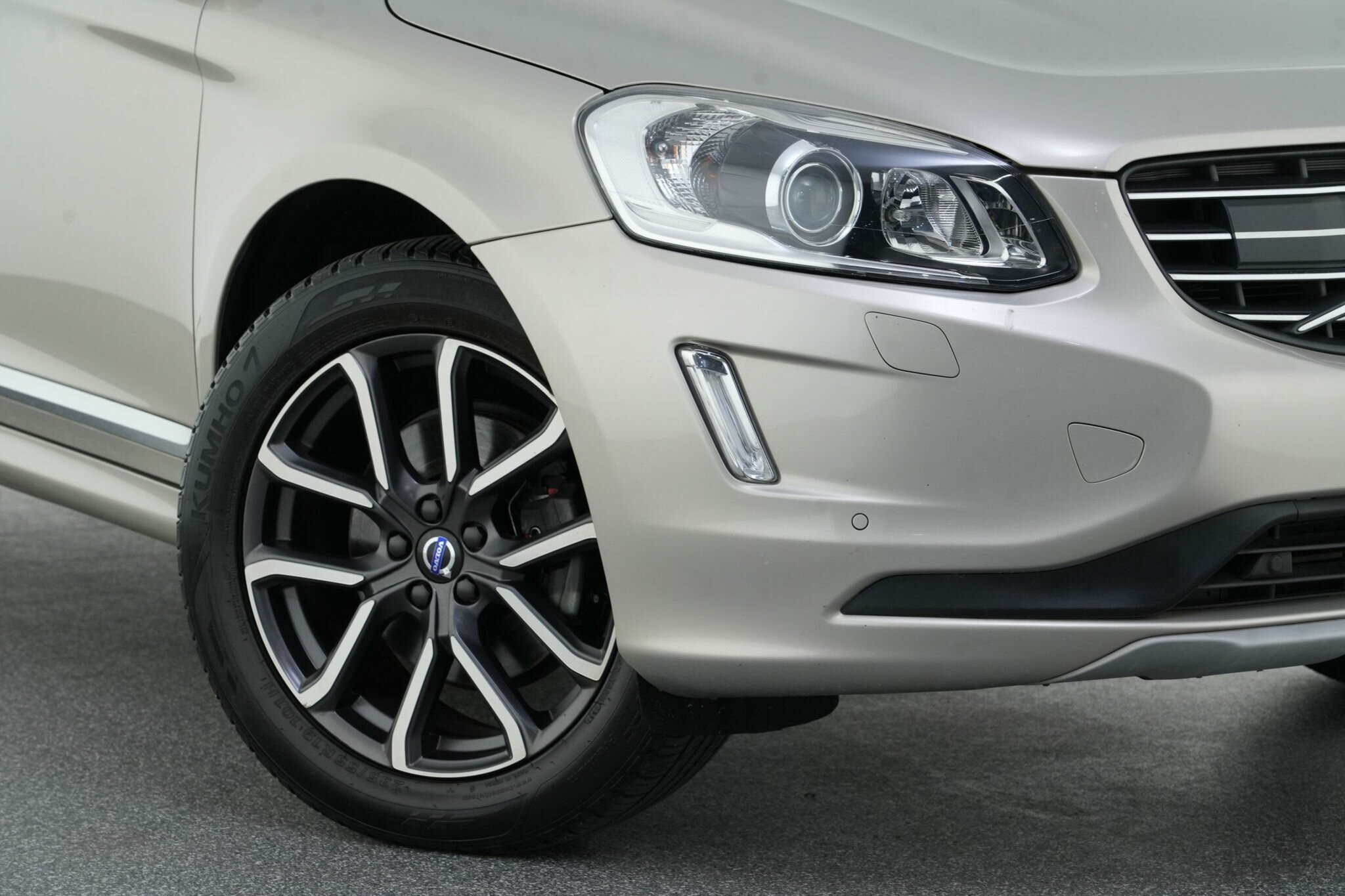 Volvo Xc60 image 2