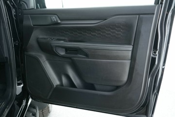 https://vehicle-cdn.autoleague.cloud/30641_U512327_13.jpg