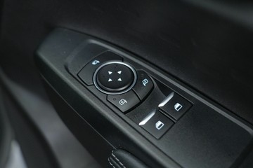https://vehicle-cdn.autoleague.cloud/30641_U512327_14.jpg