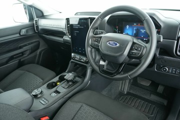https://vehicle-cdn.autoleague.cloud/30641_U512327_15.jpg