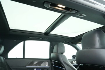 https://vehicle-cdn.autoleague.cloud/30641_U512330_13.jpg