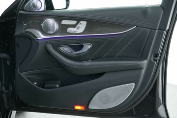 https://vehicle-cdn.autoleague.cloud/30641_U512334_14.jpg