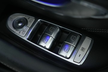 https://vehicle-cdn.autoleague.cloud/30641_U512334_15.jpg