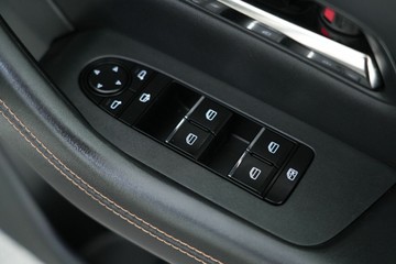 https://vehicle-cdn.autoleague.cloud/30641_U512356_16.jpg
