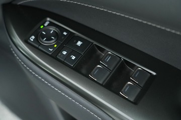 https://vehicle-cdn.autoleague.cloud/30641_U512367_15.jpg
