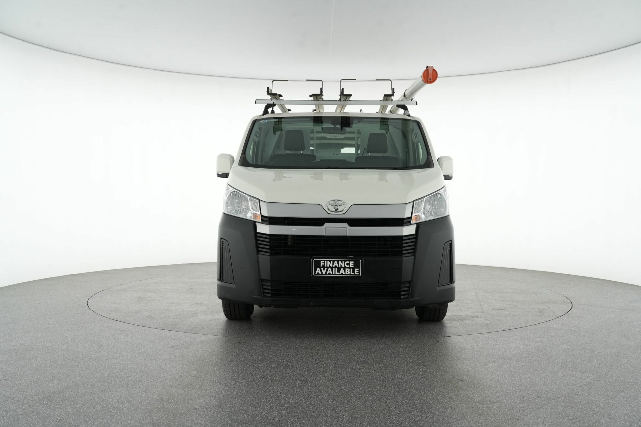 Toyota Hiace image 3