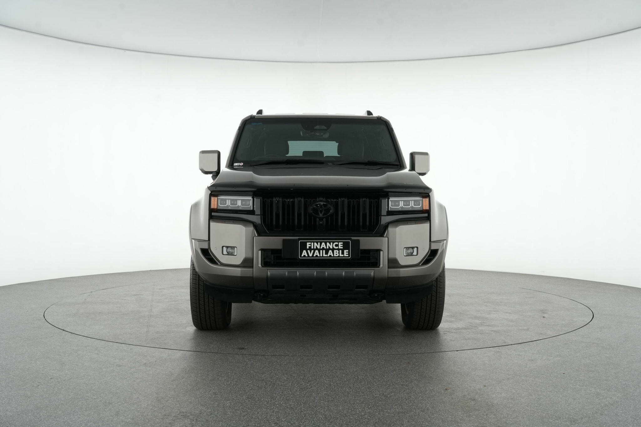 Toyota Landcruiser Prado image 1
