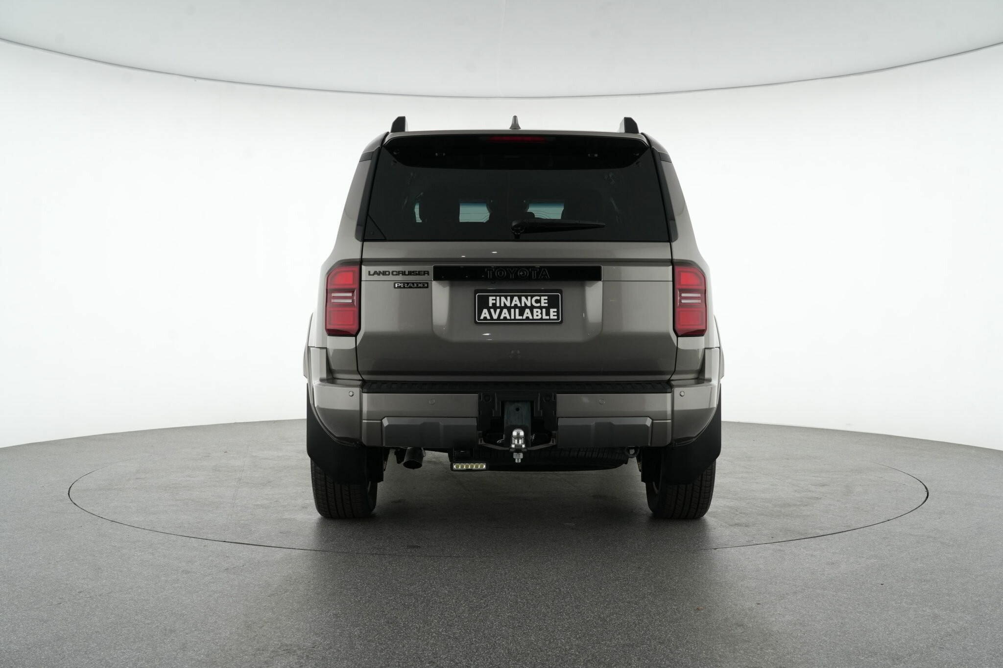 Toyota Landcruiser Prado image 4