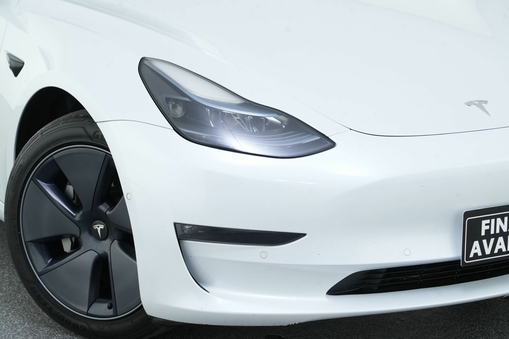 Tesla Model 3 image 2