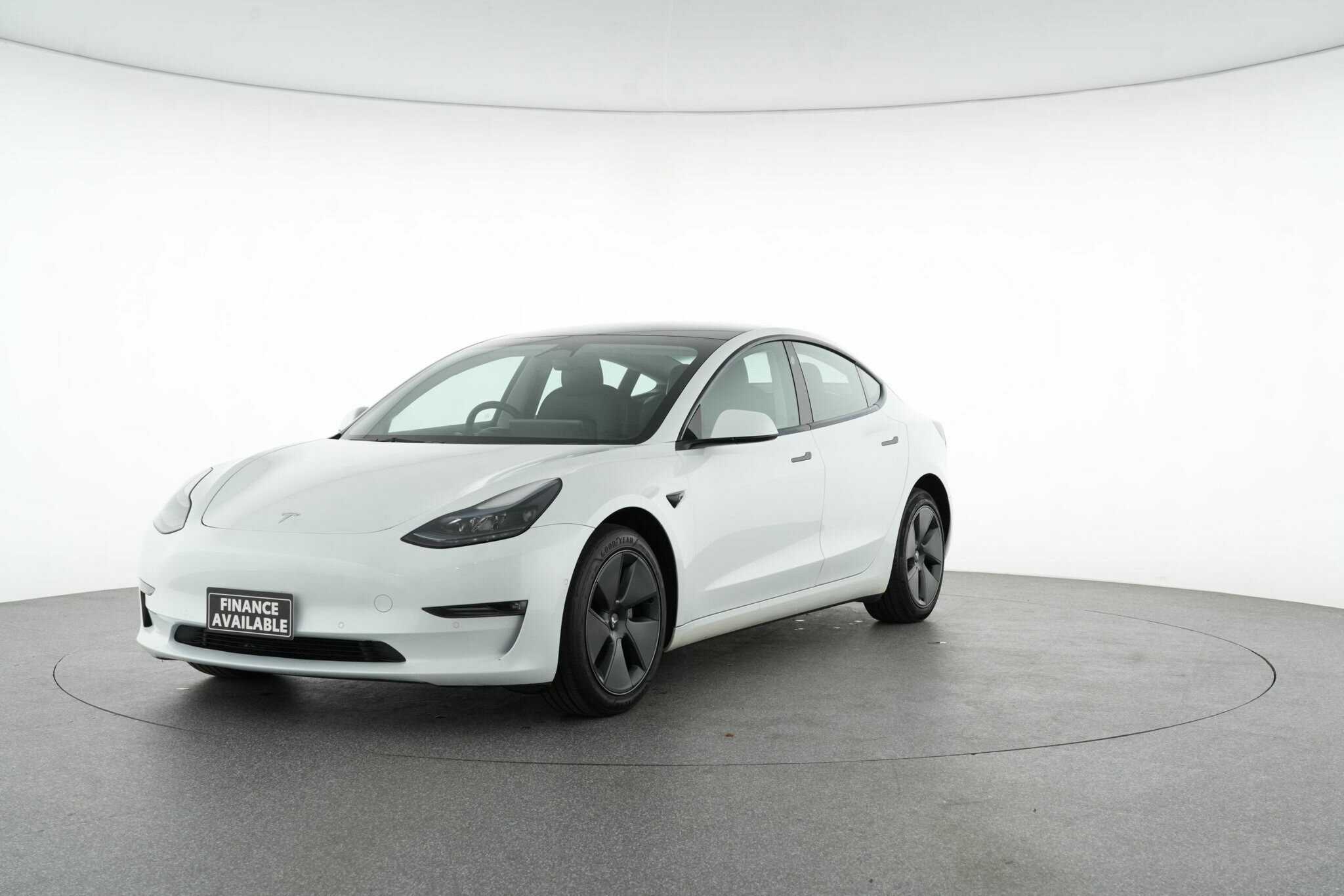 Tesla Model 3 image 4