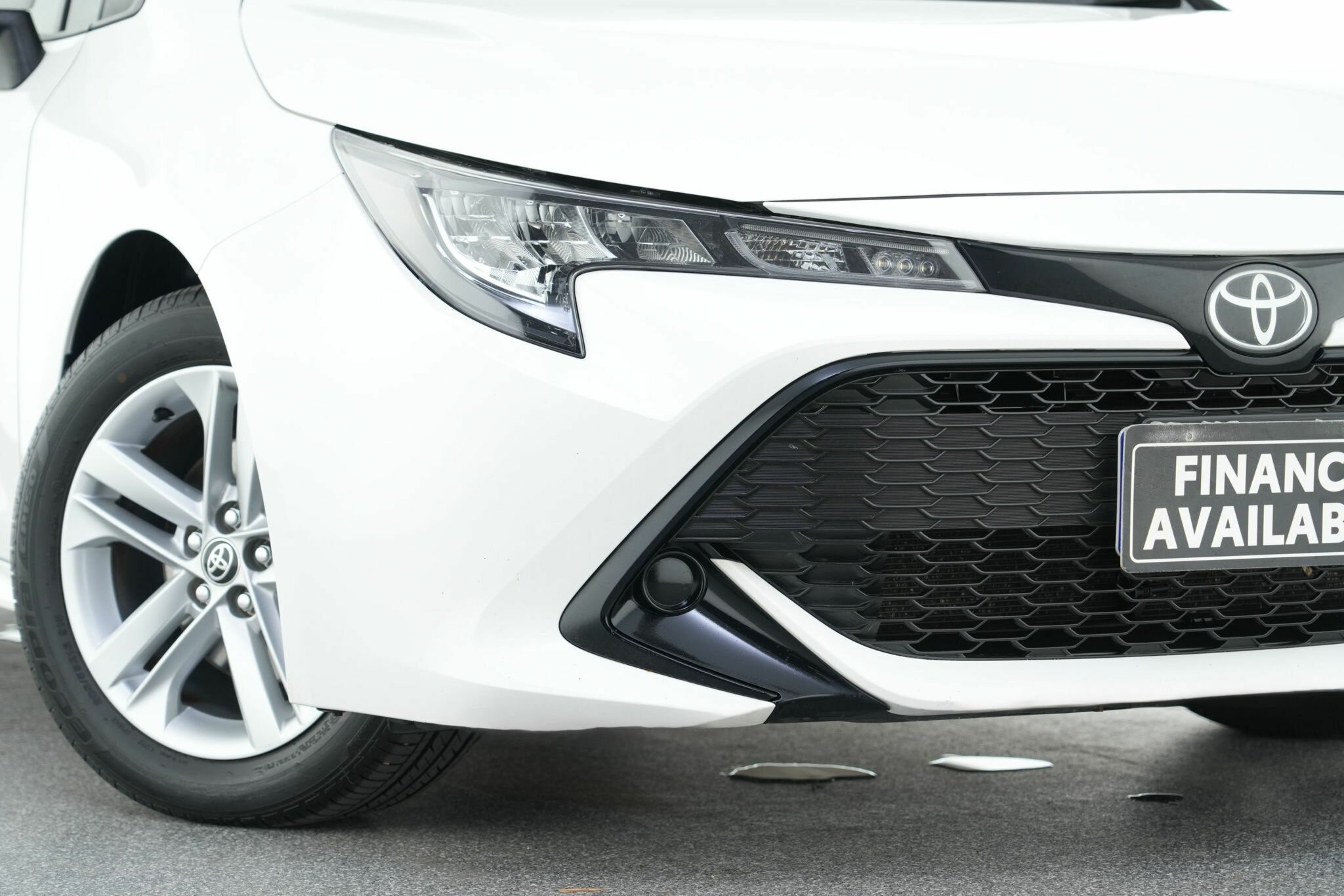 Toyota Corolla image 2