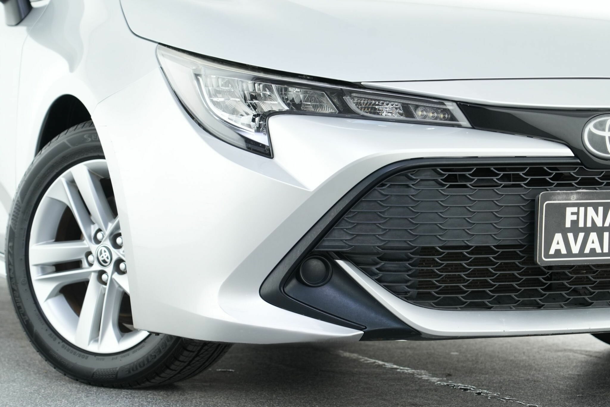 Toyota Corolla image 2