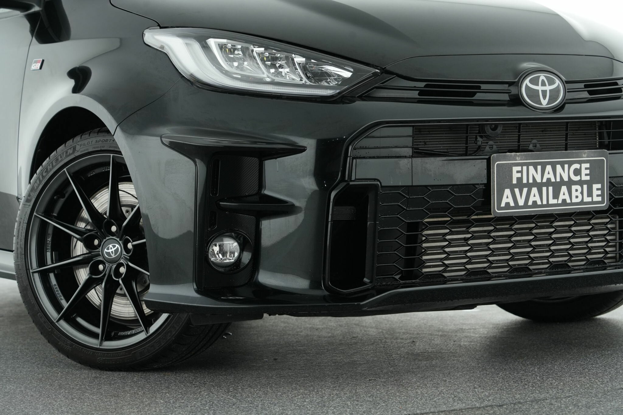 Toyota Yaris image 2