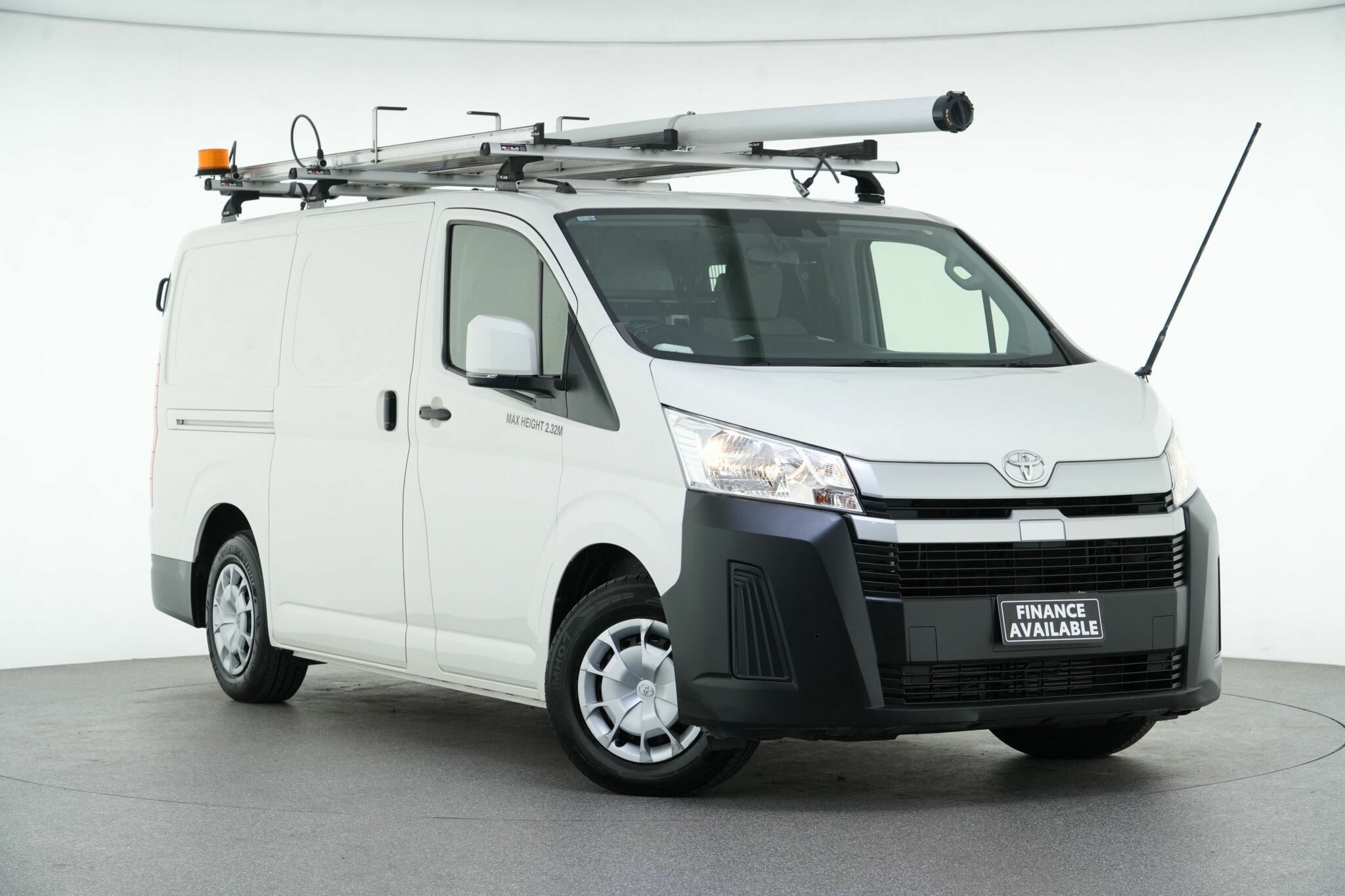 Toyota Hiace image 1