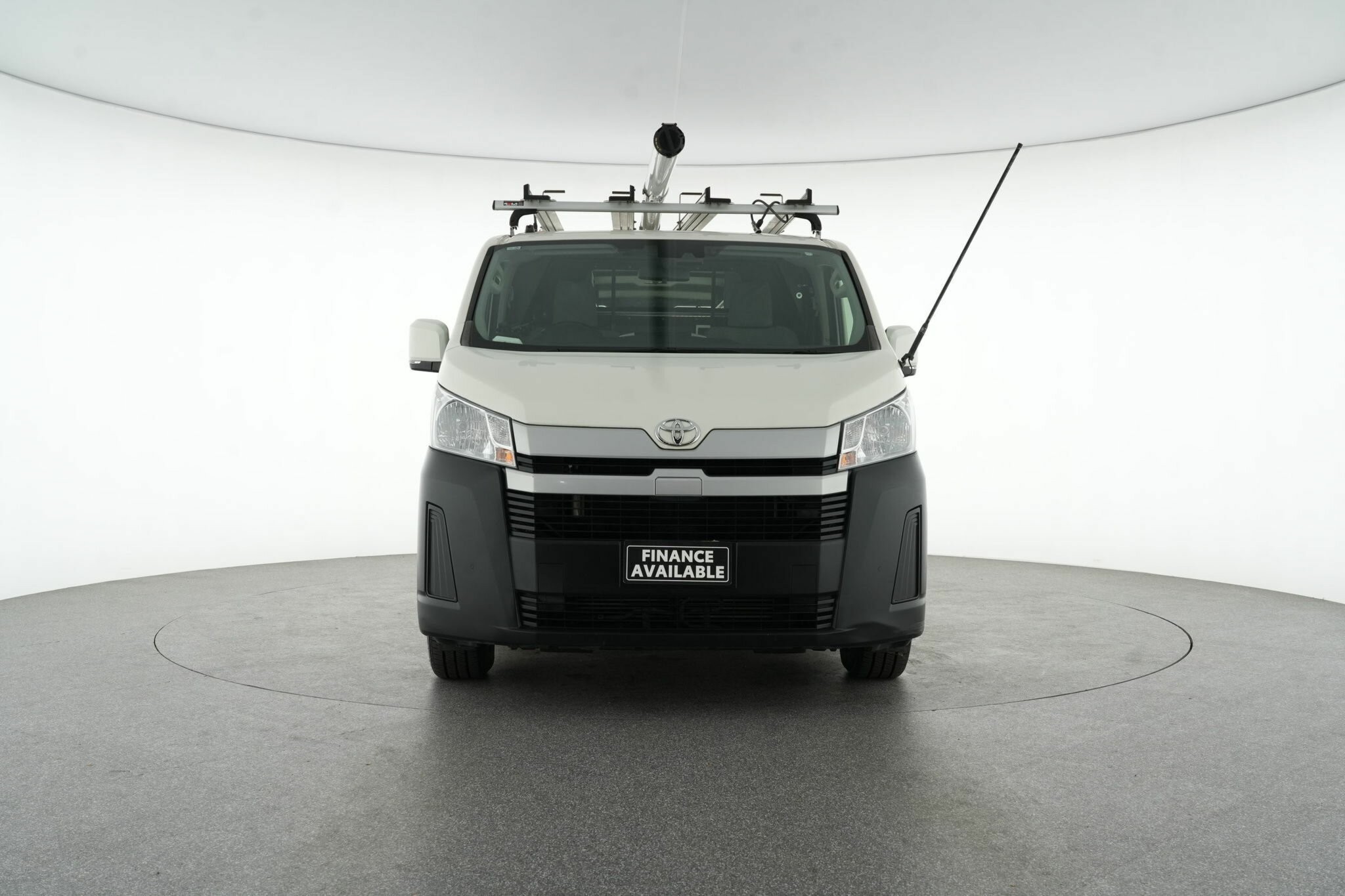 Toyota Hiace image 3