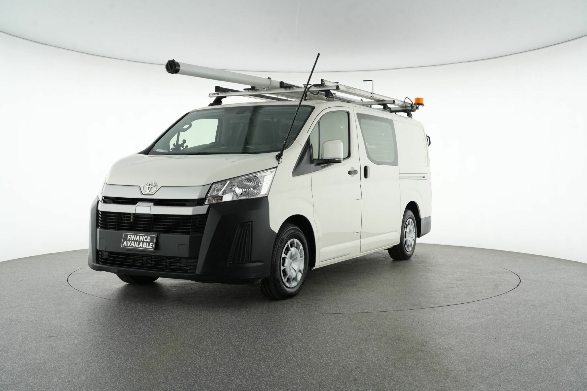 Toyota Hiace image 4