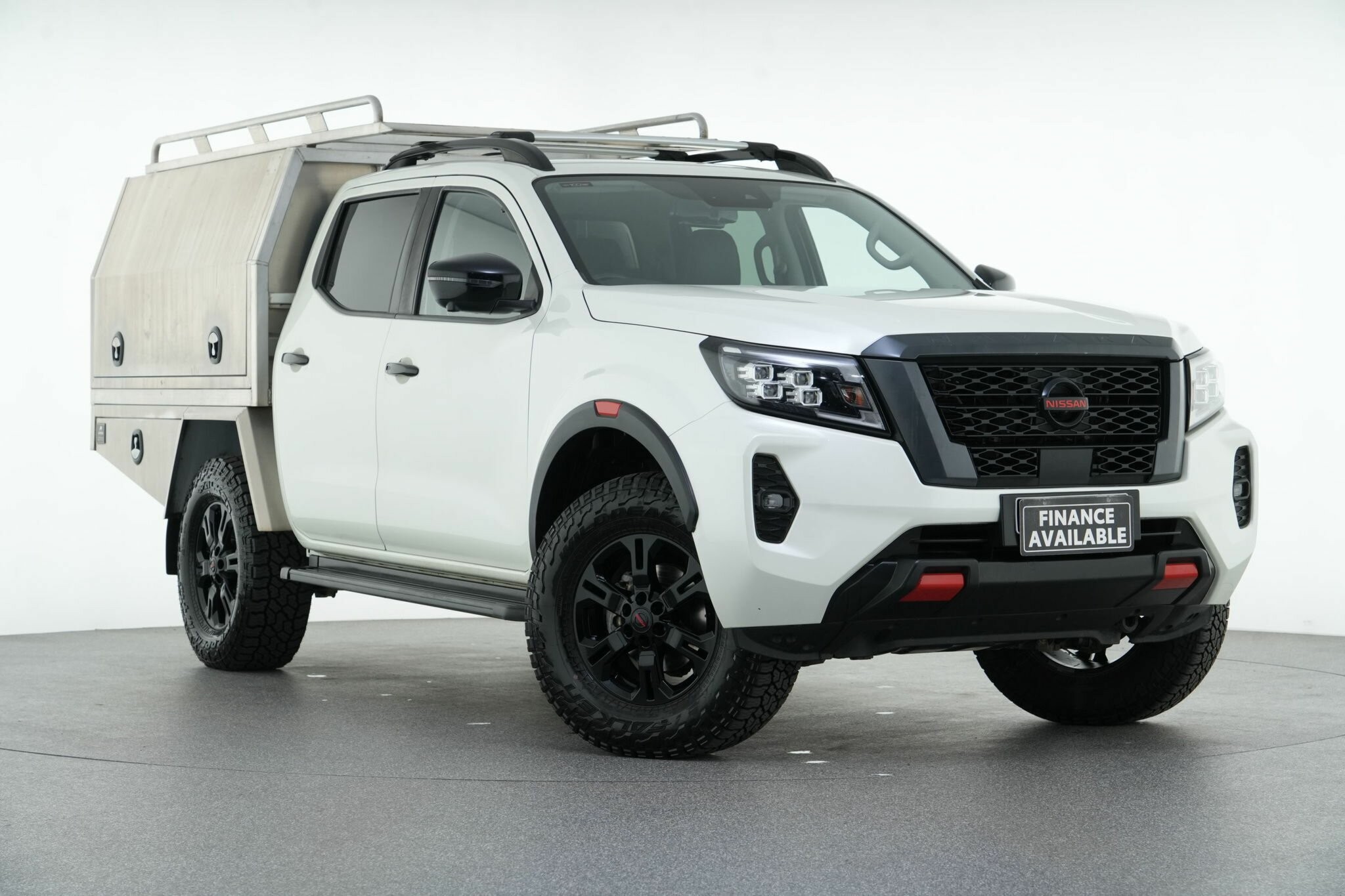 Nissan Navara image 1