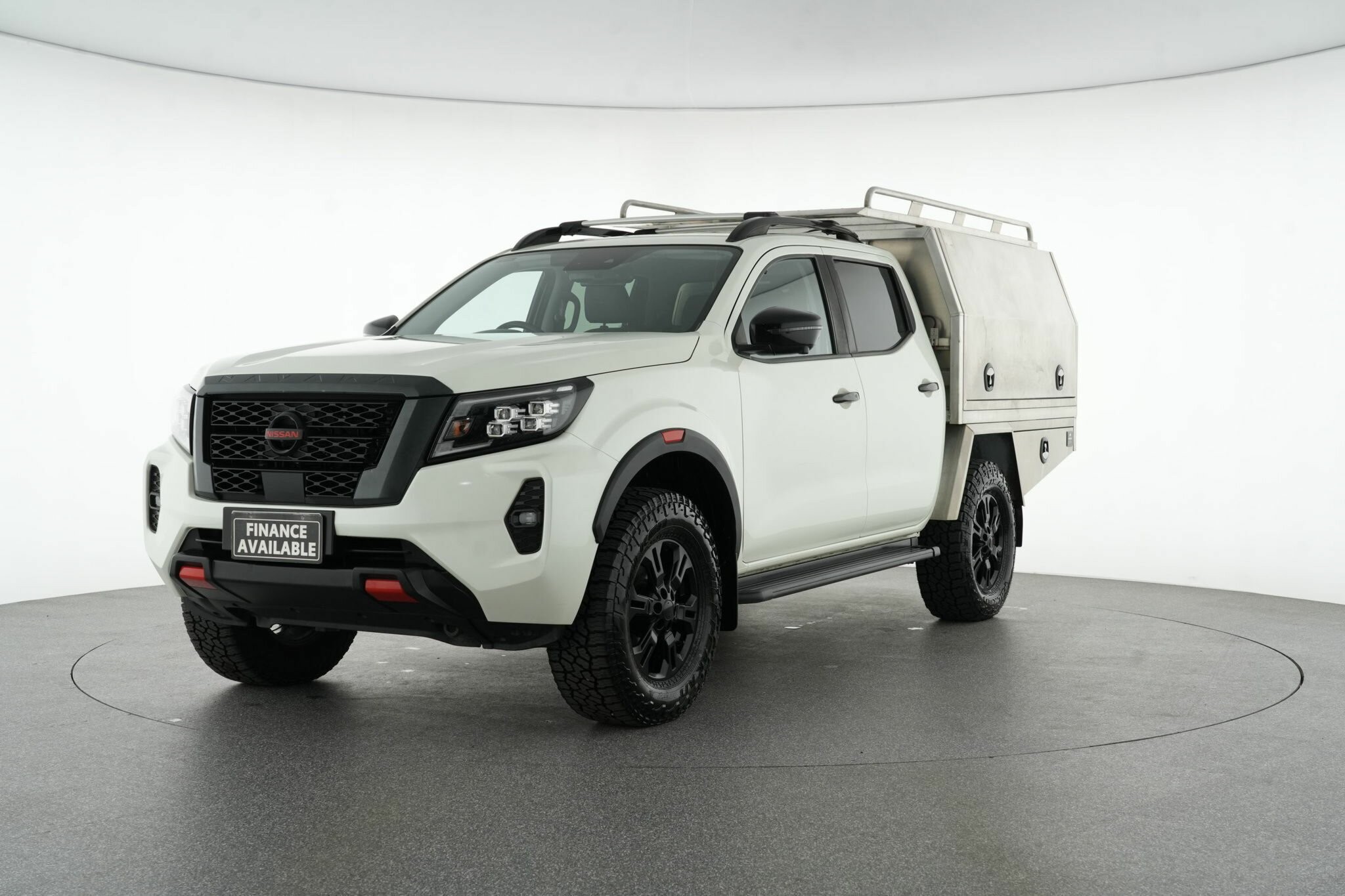 Nissan Navara image 4
