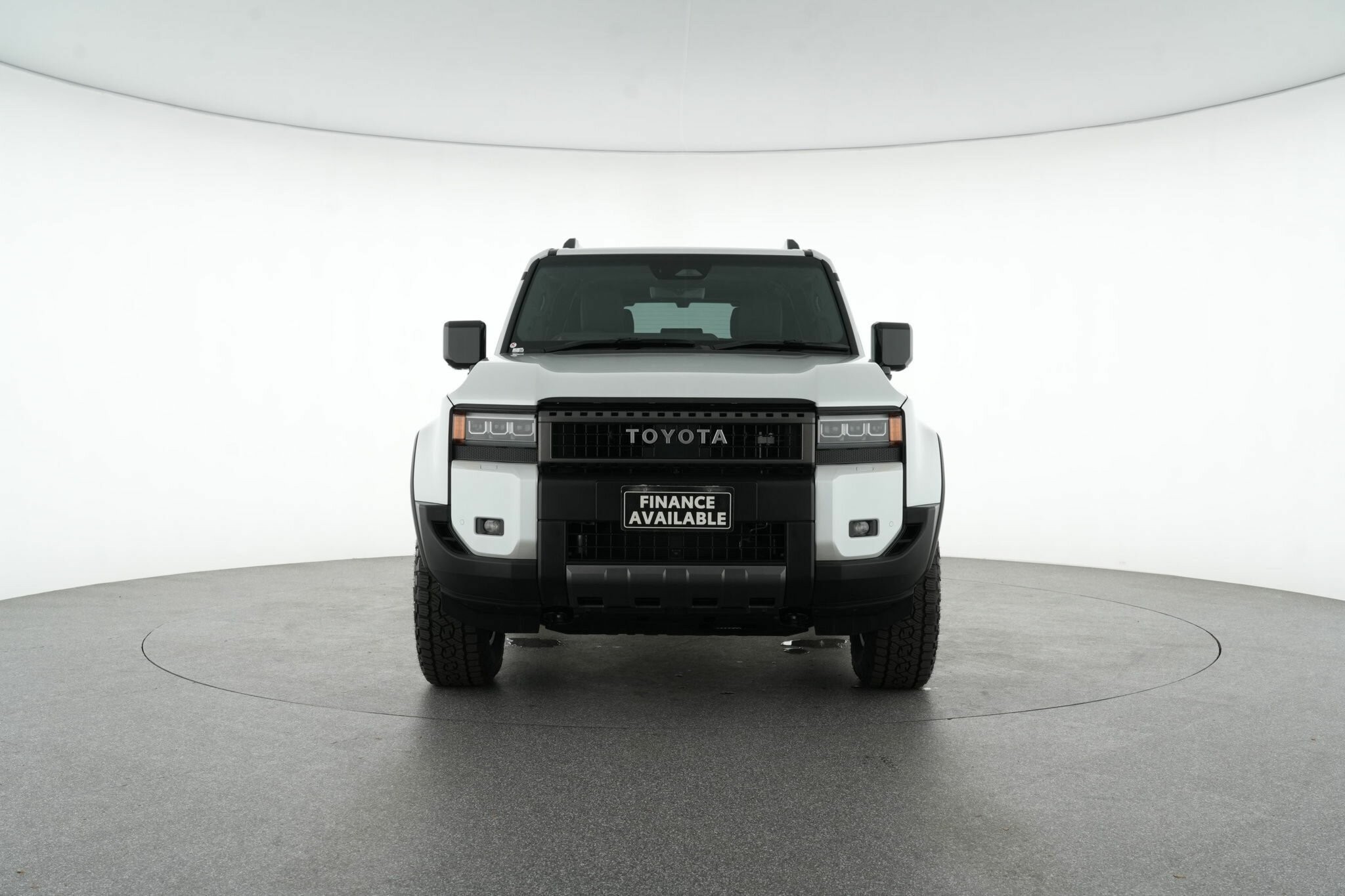 Toyota Landcruiser Prado image 3