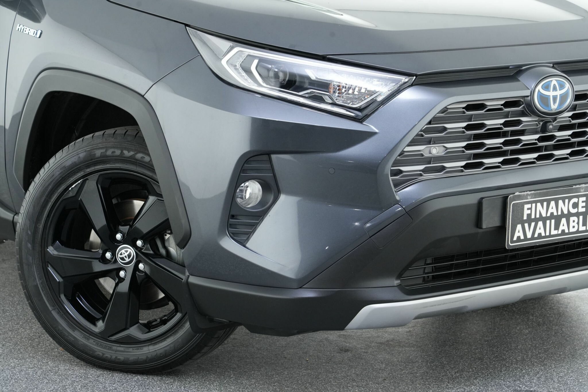 Toyota Rav4 image 2