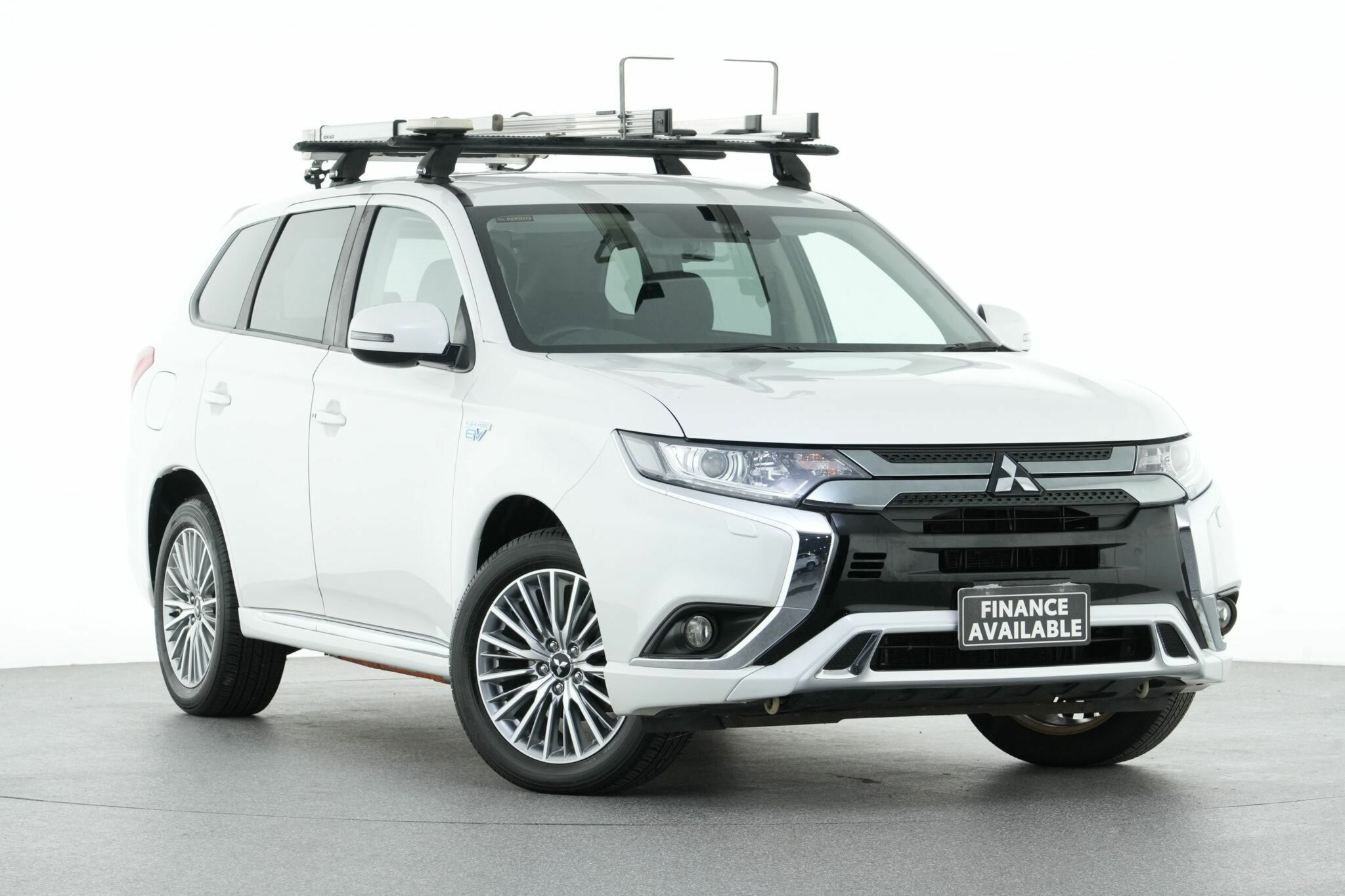Mitsubishi Outlander image 1