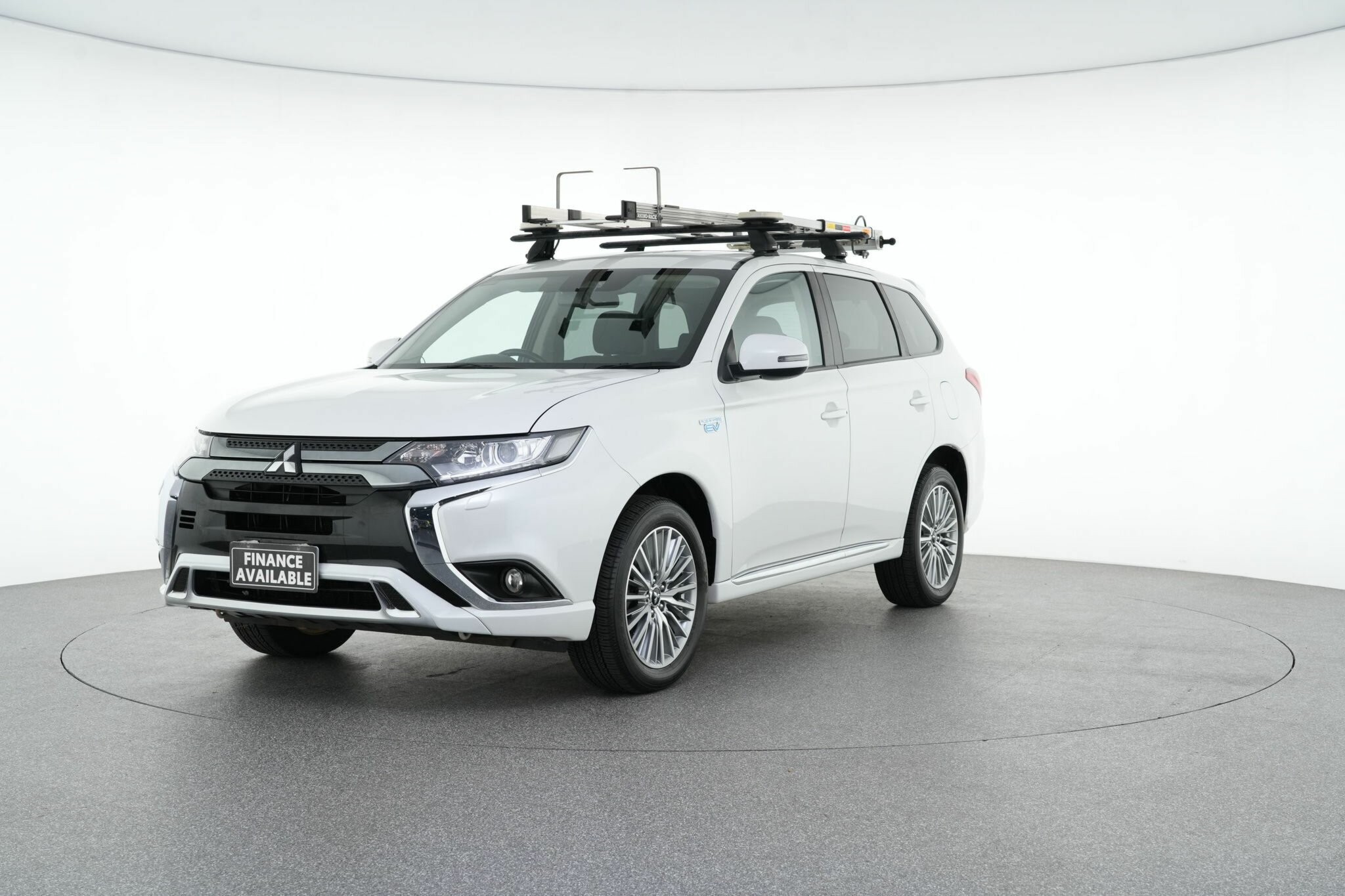 Mitsubishi Outlander image 4